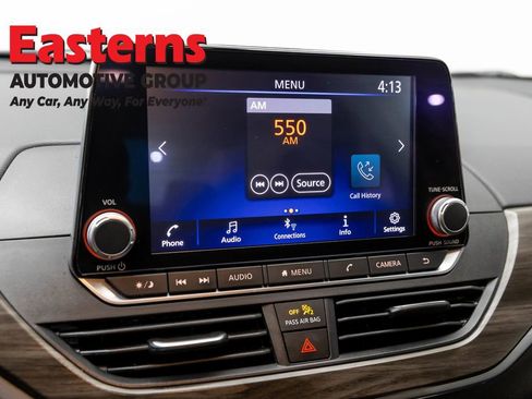 Used 2024 Nissan Altima 2.5 SV FWD image 19