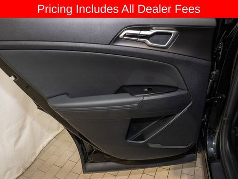 Used 2023 Kia Sportage EX AWD/4WD image 9