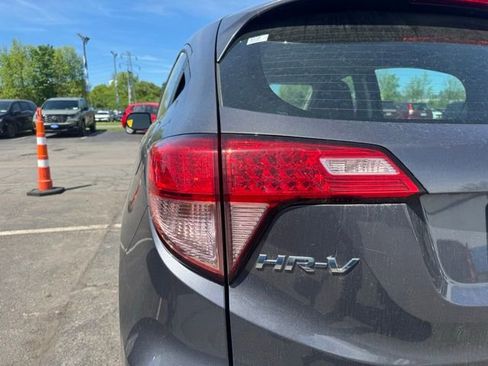 Used 2018 Honda HR-V LX image 9