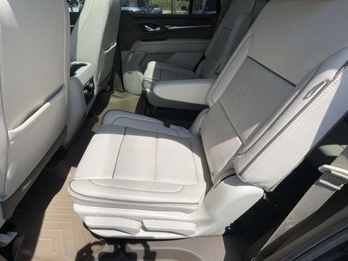 Certified 2021 GMC Yukon Denali w/ Denali Premium Package AWD/4WD image 11