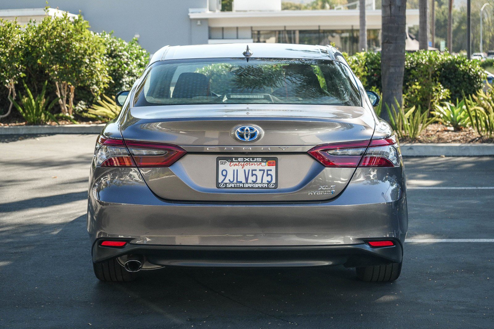 Used 2024 Toyota Camry XLE w/ Navigation Package FWD image 5