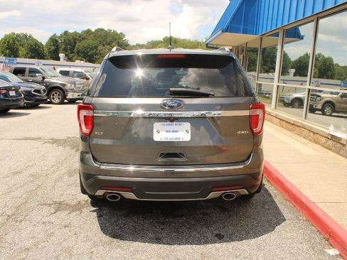 Used 2018 Ford Explorer XLT w/ Equipment Group 202A AWD/4WD image 4