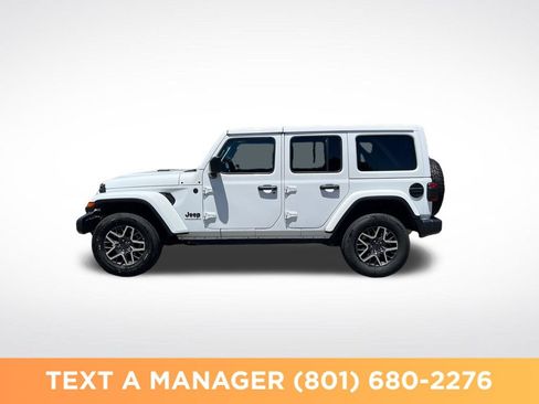 Used 2025 Jeep Wrangler Unlimited Sahara AWD/4WD image 2