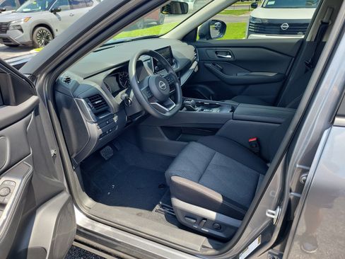Certified 2024 Nissan Rogue SV FWD image 12