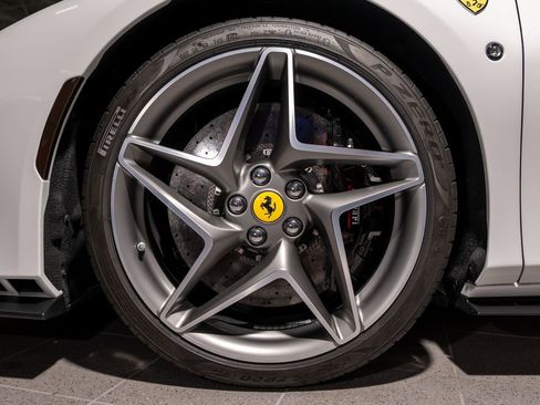 Certified 2022 Ferrari F8 Tributo RWD image 43