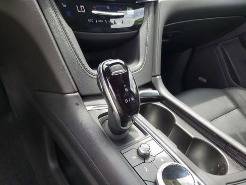 Used 2023 Cadillac XT6 Premium Luxury FWD image 30