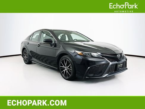 Used 2024 Toyota Camry SE image 1