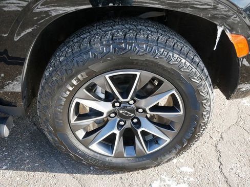 Used 2023 Chevrolet Tahoe Z71 w/ Luxury Package image 8