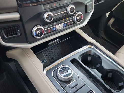 Used 2024 Ford Expedition XLT RWD image 21