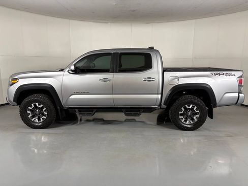 Used 2021 Toyota Tacoma TRD Off-Road w/ Technology Package image 5