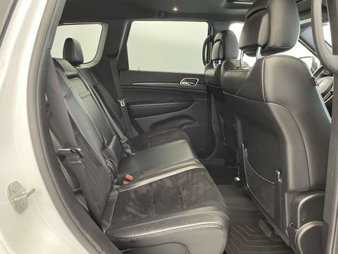 Used 2018 Jeep Grand Cherokee Altitude AWD/4WD image 17
