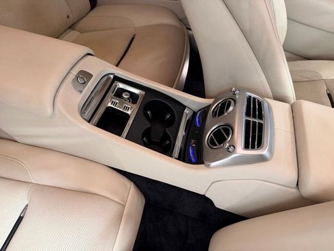 Used 2019 Rolls-Royce Wraith image 39