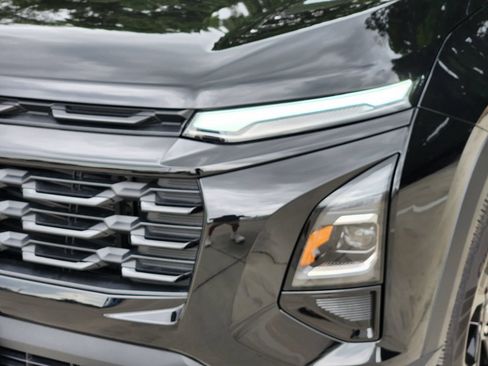 New 2027 Chevrolet Equinox LT w/ Convenience Package II FWD image 9