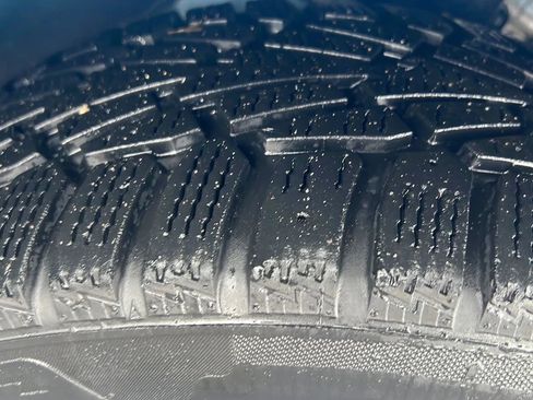 Used 2011 Nissan Leaf SL image 29