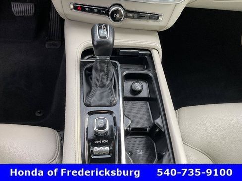 Used 2018 Volvo S90 T5 Momentum w/ Convenience Package FWD image 40