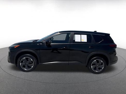 Used 2025 Nissan Rogue SV FWD image 8
