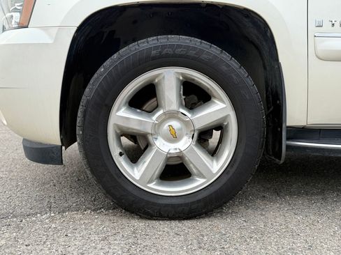 Used 2008 Chevrolet Tahoe LTZ w/ LTZ Preferred Equipment Group AWD/4WD image 4