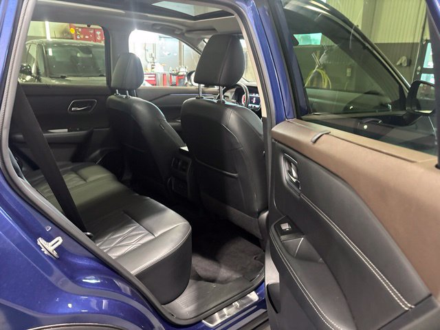Certified 2023 Nissan Rogue Platinum AWD/4WD image 15