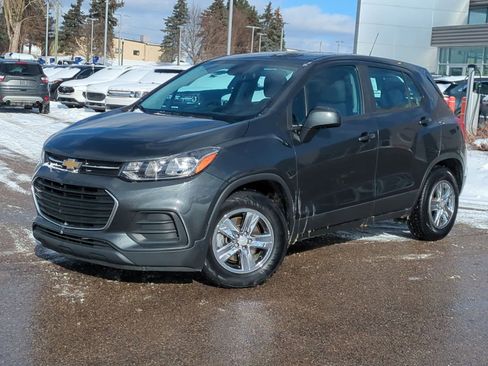 Used 2020 Chevrolet Trax LS image 1
