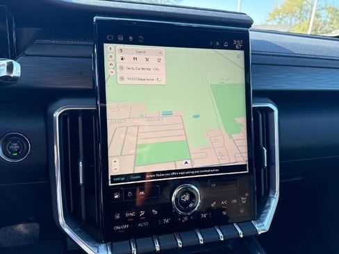 Used 2025 GMC Acadia Elevation image 13