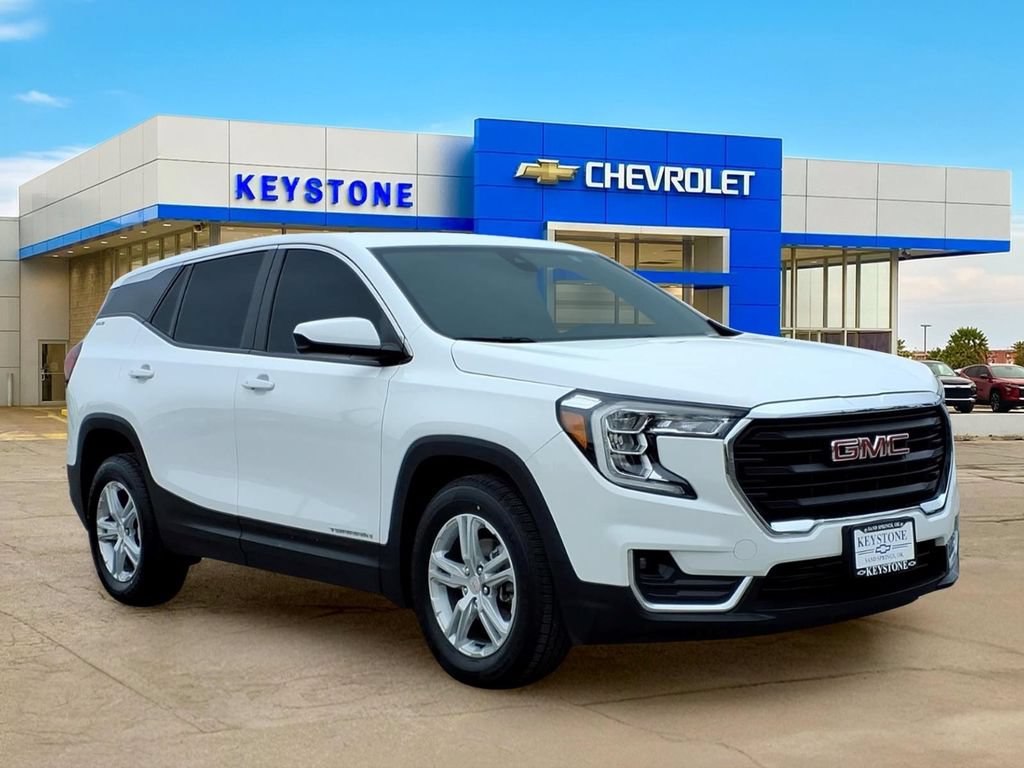 Used 2024 GMC Terrain SLE FWD image 1
