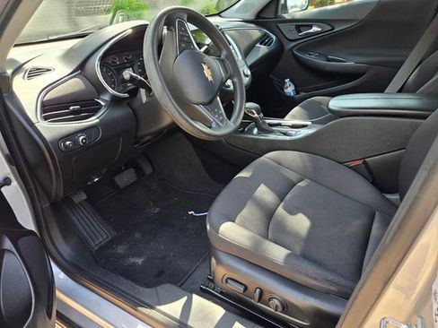 Used 2021 Chevrolet Malibu LT FWD image 7