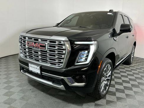 Used 2025 GMC Yukon Denali w/ Sun & Power Step Package AWD/4WD image 2