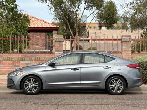 Used 2018 Hyundai Elantra SEL FWD image 3