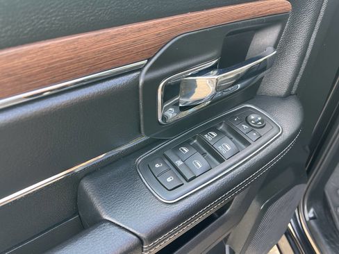 Used 2017 RAM 1500 Laramie w/ Convenience Group image 20