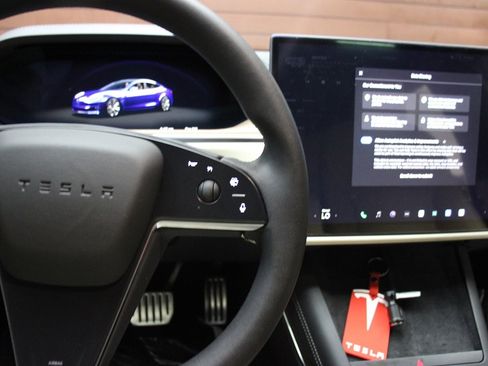 Used 2022 Tesla Model S AWD/4WD image 20
