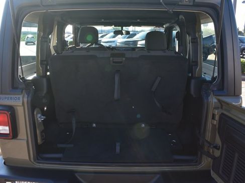Used 2025 Jeep Wrangler Sport AWD/4WD image 15