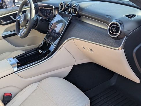 Used 2025 Mercedes-Benz GLC 300 GLC 300 image 19