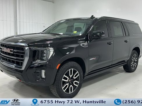Used 2022 GMC Yukon XL AT4 image 1