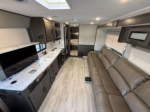 Used 2022 Ford E-450 and Econoline 450 Super Duty w/ Motorhome Prep Package image 82