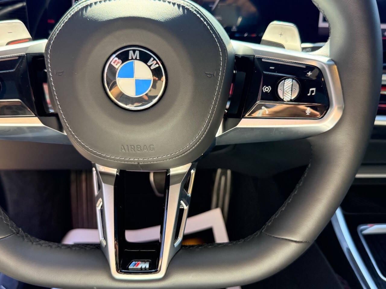 Used 2026 BMW 740i xDrive AWD/4WD image 23