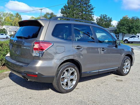 Used 2018 Subaru Forester 2.5i Touring w/ Popular Package #3B image 3