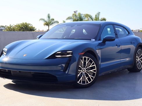 Certified 2022 Porsche Taycan 4 Cross Turismo image 1