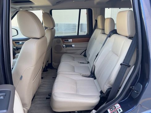 Used 2015 Land Rover LR4 HSE image 17