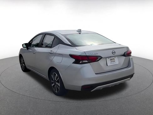 Used 2025 Nissan Versa SV image 11