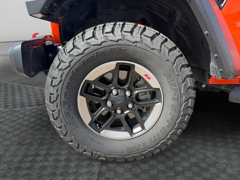 Used 2018 Jeep Wrangler Unlimited Rubicon AWD/4WD image 16