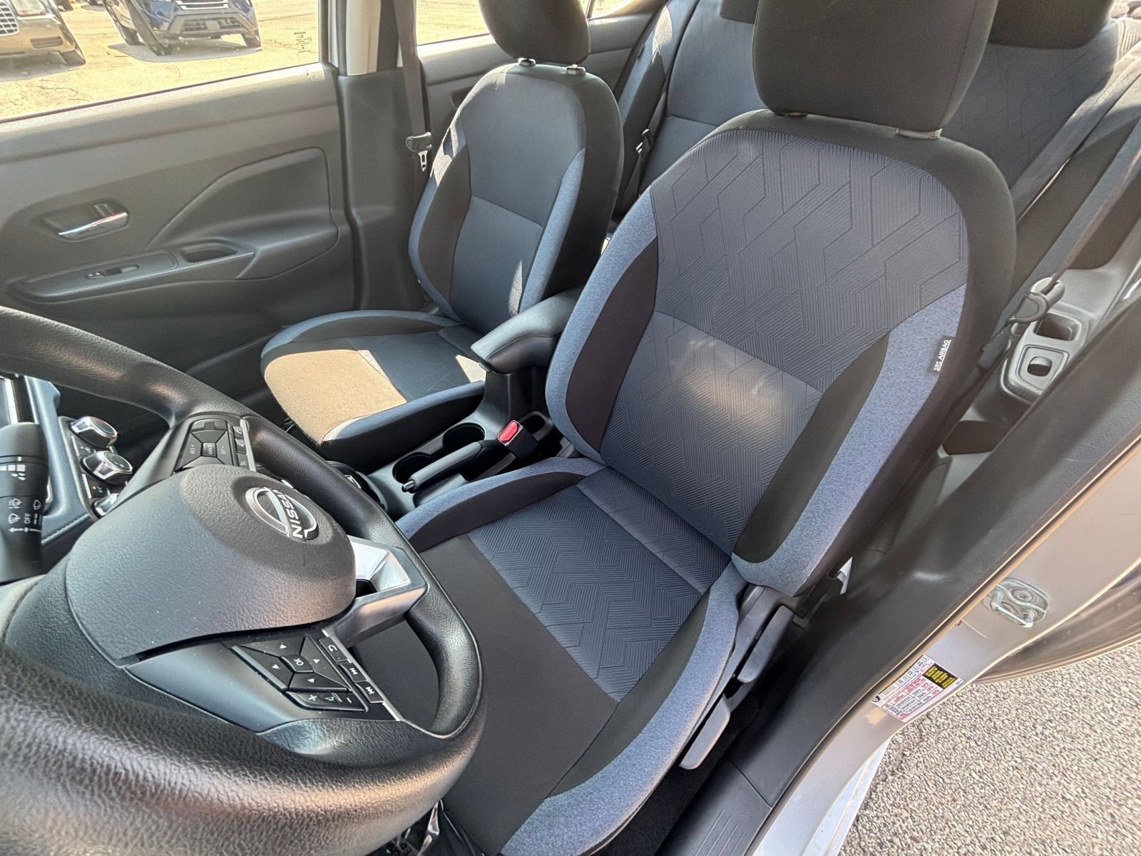 Used 2025 Nissan Versa SV FWD image 33