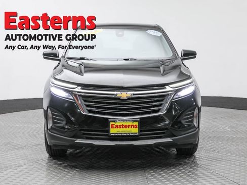 Used 2023 Chevrolet Equinox LT image 2