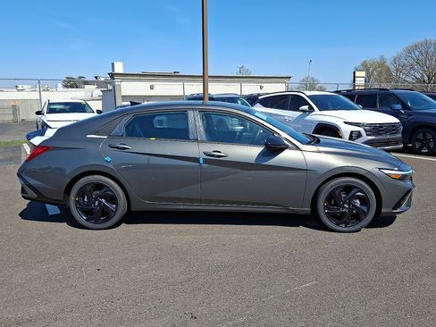 New 2026 Hyundai Elantra SEL Sport Premium FWD image 7
