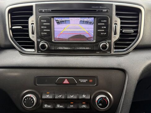Used 2018 Kia Sportage LX FWD image 31