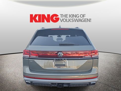 New 2026 Volkswagen Atlas Peak Edition image 5