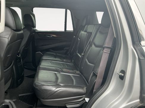 Used 2017 Cadillac Escalade Premium Luxury RWD image 13