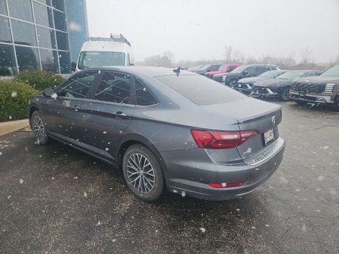 Used 2020 Volkswagen Jetta SE image 3