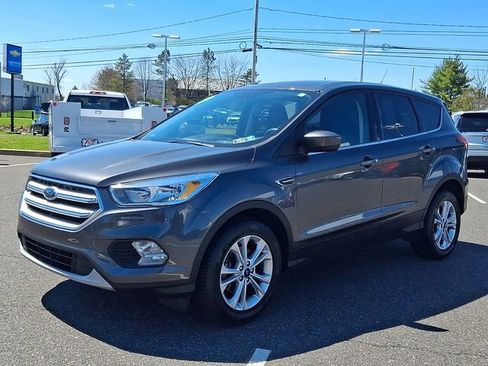Used 2019 Ford Escape SE FWD image 3