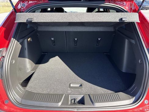 New 2026 Chevrolet Trax RS w/ Sunroof Package FWD image 11