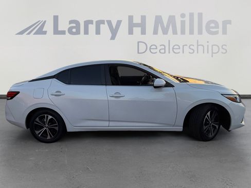 Certified 2022 Nissan Sentra SV w/ Trunk Package FWD image 6